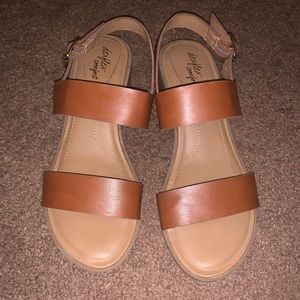 DEXFLEX COMFORT sandal with small heel